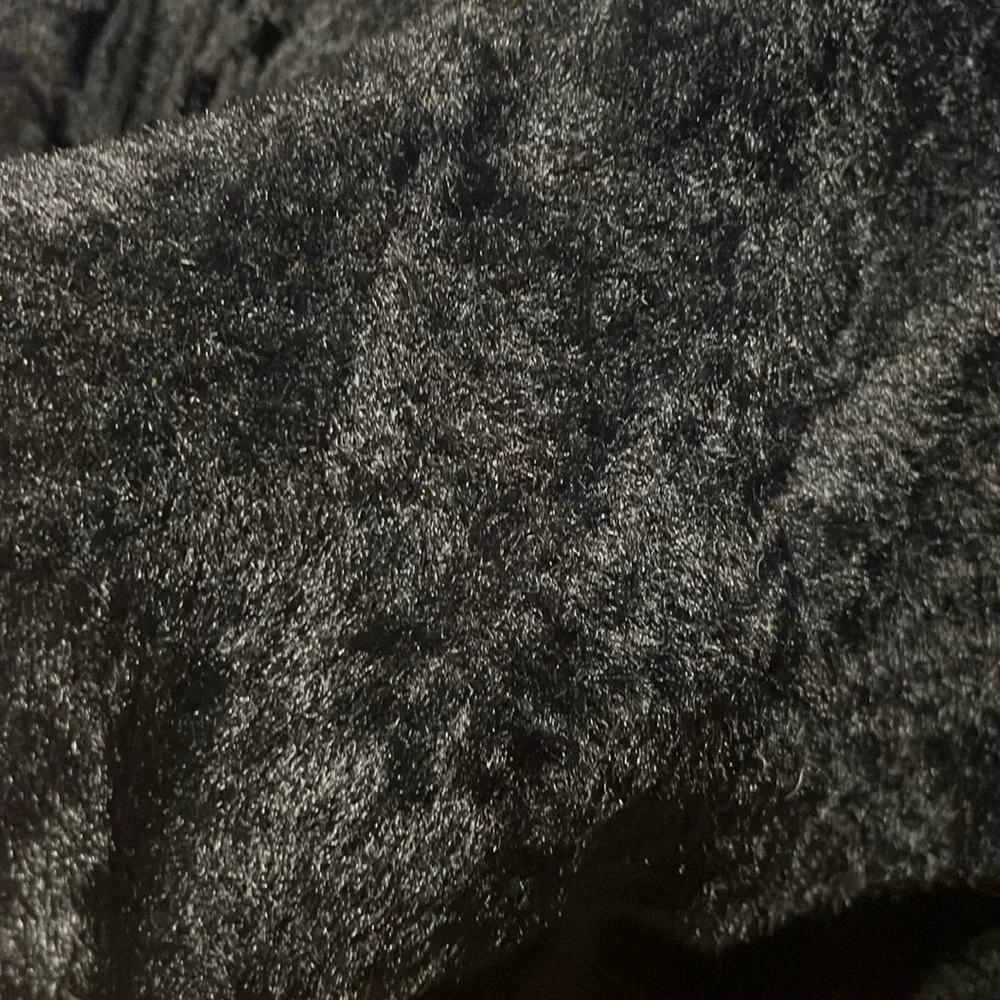 Poncho - Picture 2 of 4